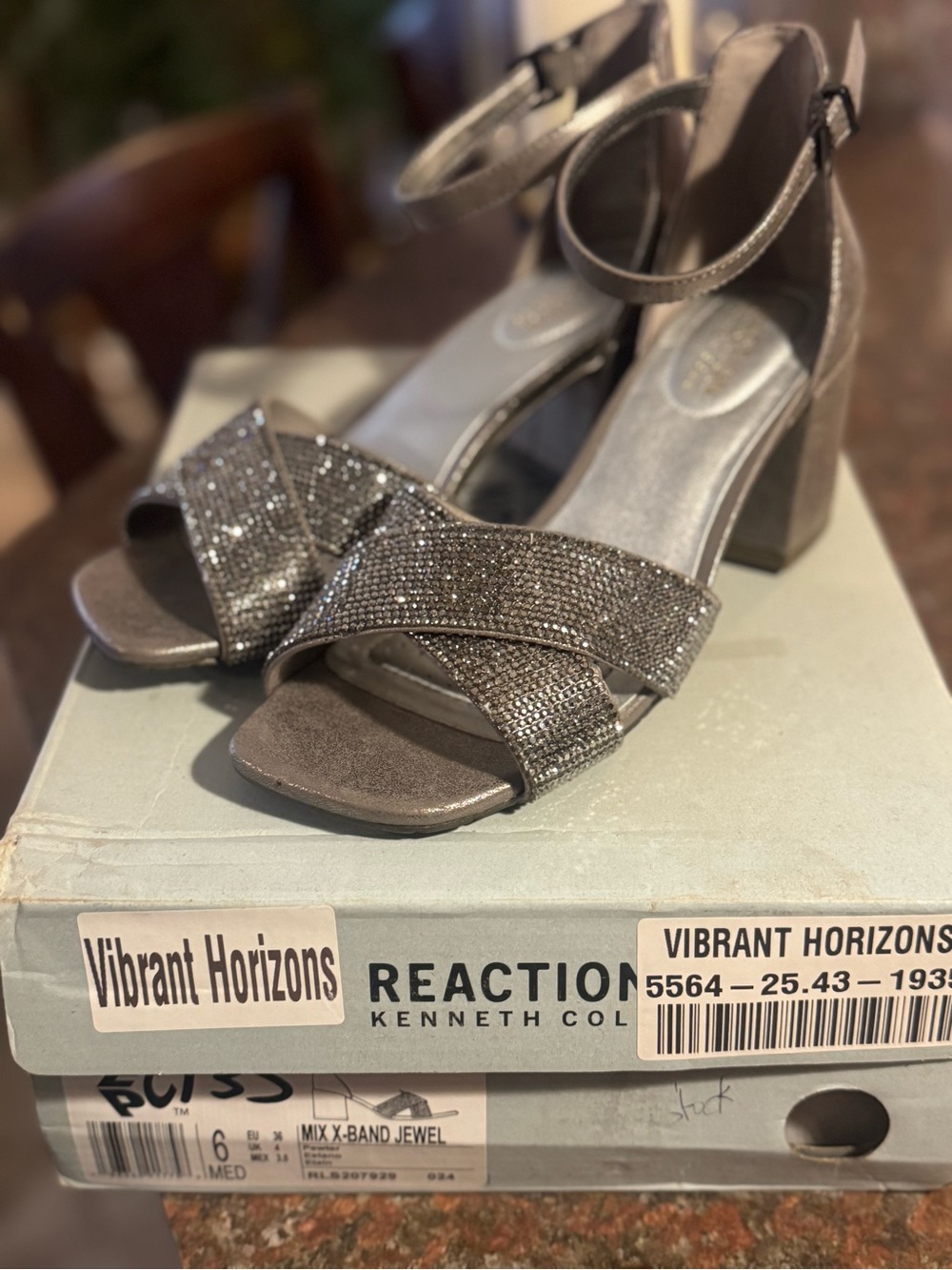 Kenneth Cole Reaction Pewter Jewel Block Heel Sandals Size 6